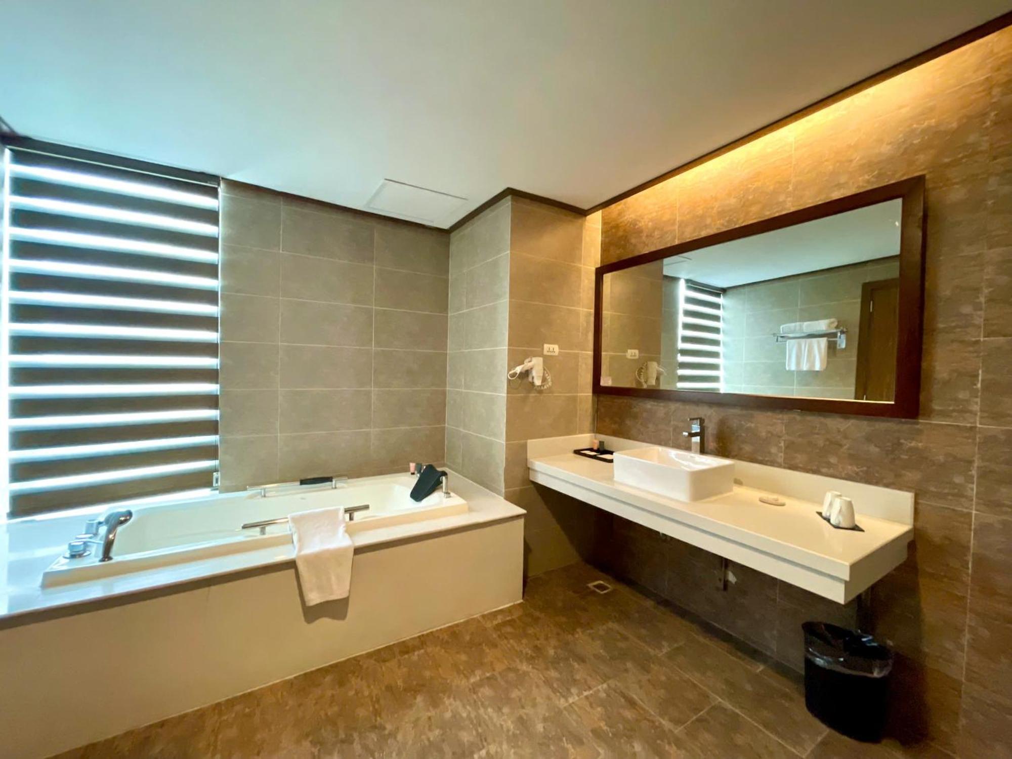Muong Thanh Grand Xa La Hotel Ханой Экстерьер фото